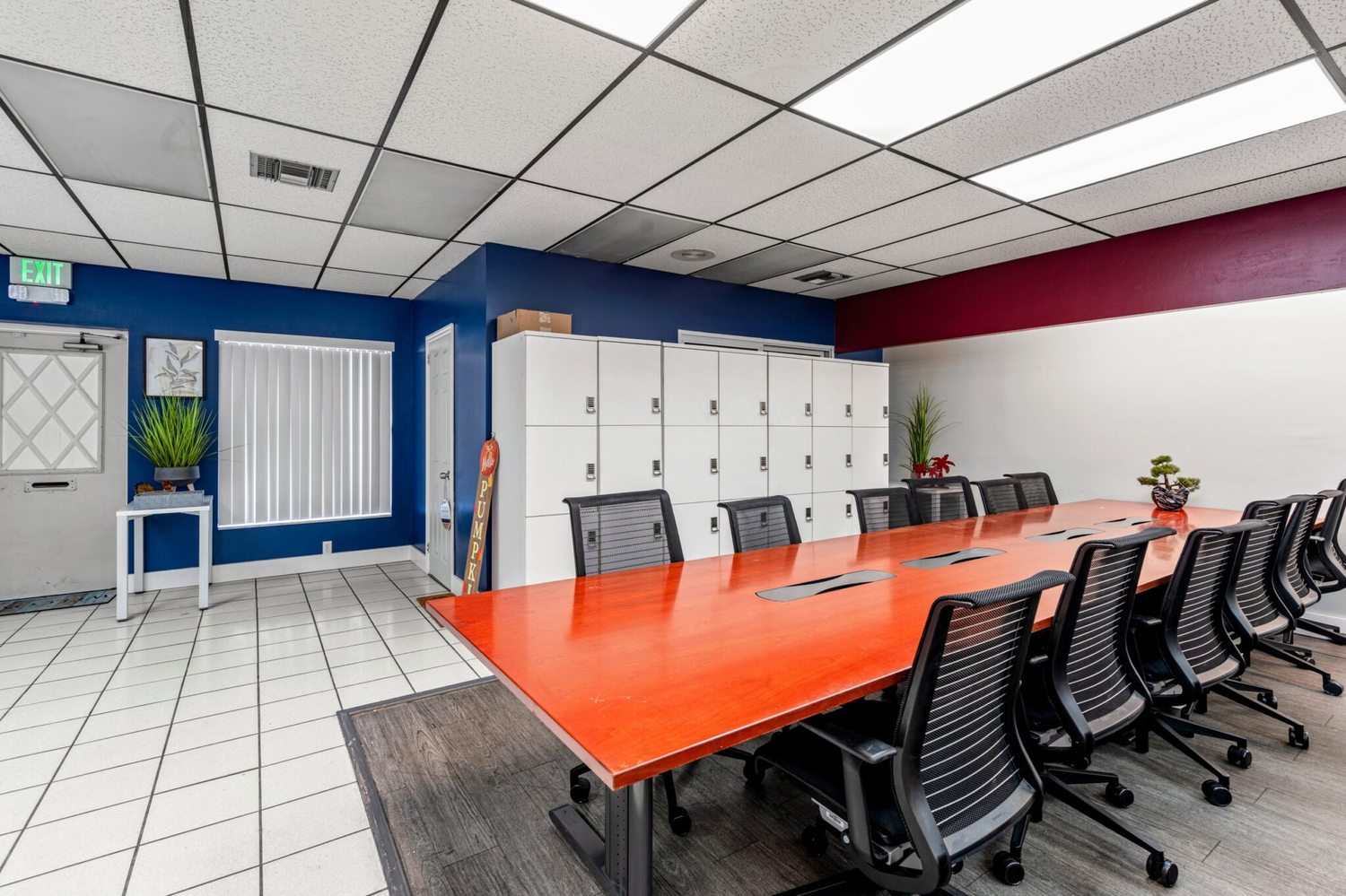 SL Treatment Center group room