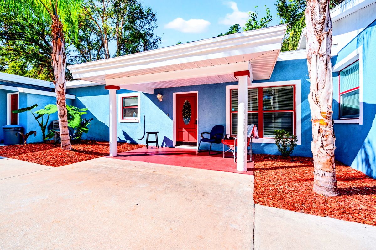 Covered patio and entry at Back House
