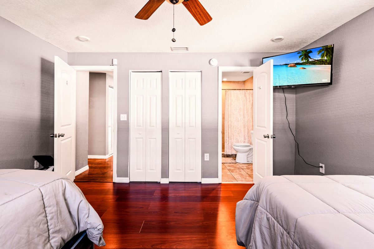 Twin bedroom at The Campus